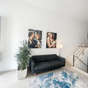 https://apt-cozy-and-modern-family-flat-carihuela.hotelsinnerja.org