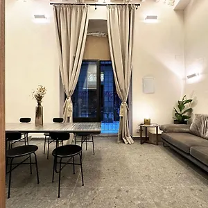 https://boujee-stay-born-apartments-studios.topbarcelonahotels.com